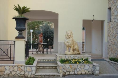 Hotel Villa Clara Тиволи Экстерьер фото