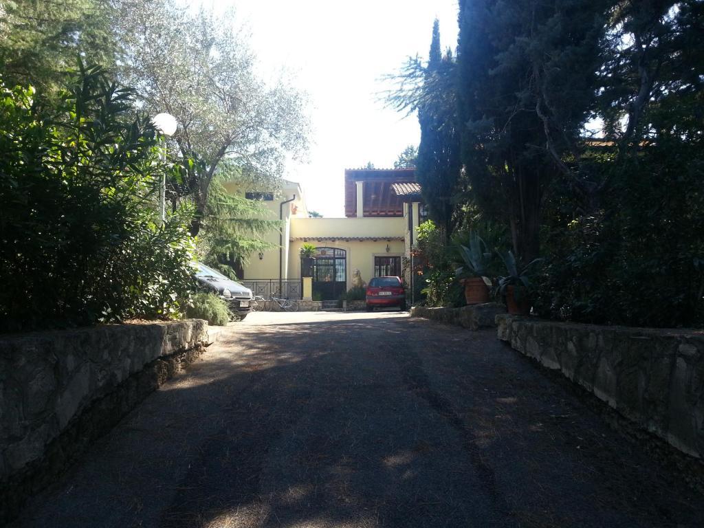 Hotel Villa Clara Тиволи Экстерьер фото